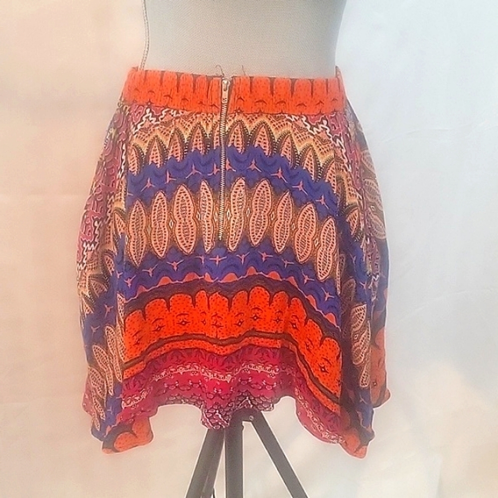 Lily White Mini Skirt with Front Zipper, Pockets & Elastic Waist, Size: M